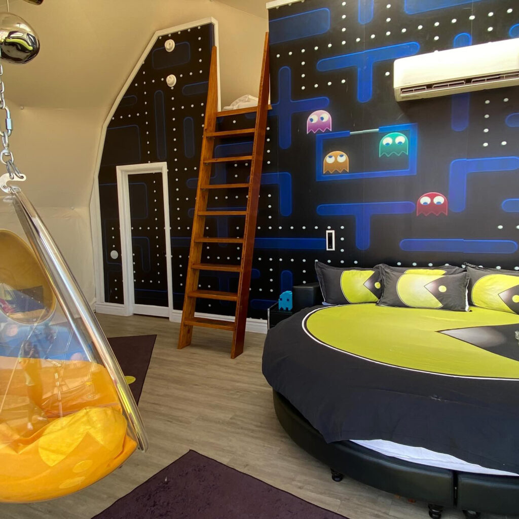 GrandCanyon-VideoGame-Dome Video game room at Clear Sky Resorts themed sky dome in Valle, AZ