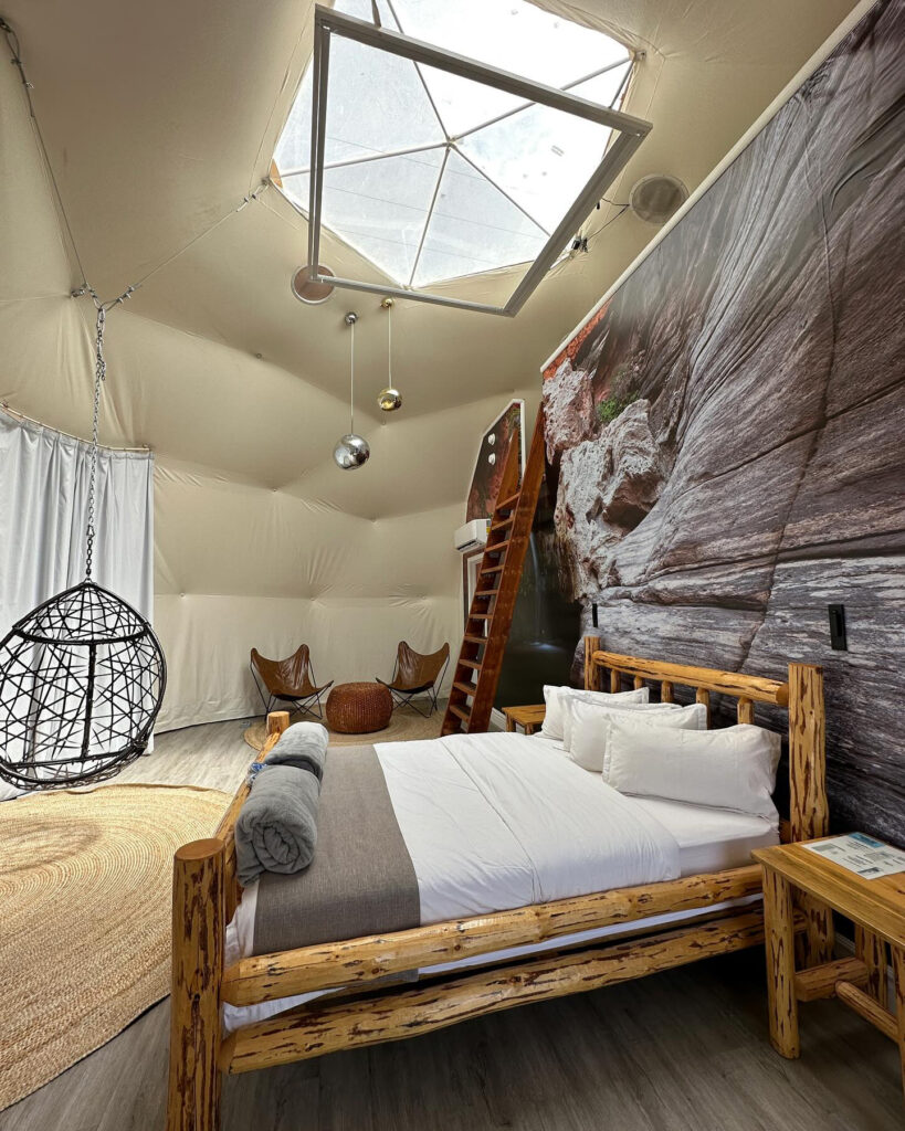 GrandCanyon-XL-Family_Dome Luxury sky dome glamping experience available at Clear Sky Resorts near Grand Canyon National Park.