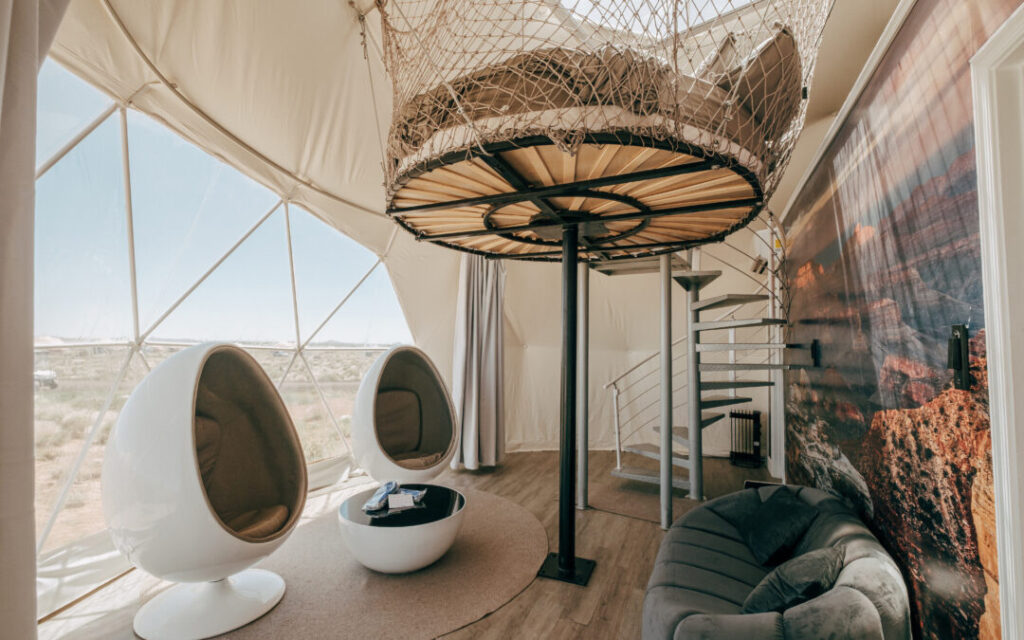 Stairway-to-the-Stars-GrandCanyon-dome Luxury sky dome glamping experience available at Clear Sky Resorts near Grand Canyon National Park.